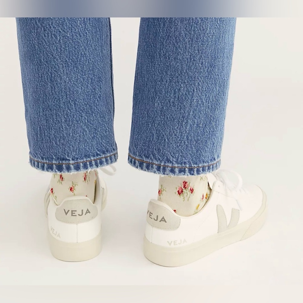 VEJA Campo Sneakers in White and Natural Suede Size US 10 / EU 41